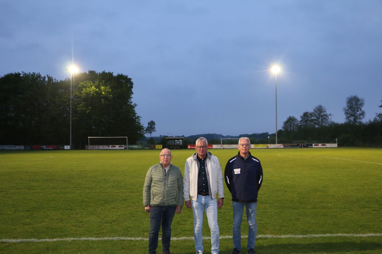 Grün-Weiß Vardingholt Platzanlage erstrahlt in neuem Licht